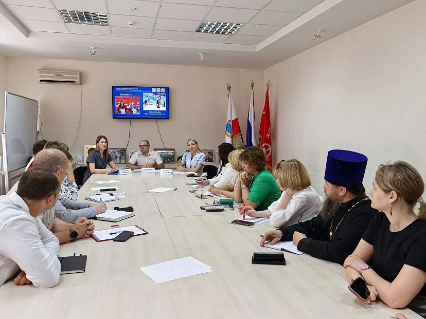 В Саратовской области за счет грантов реализуют 7 волонтерских проектов